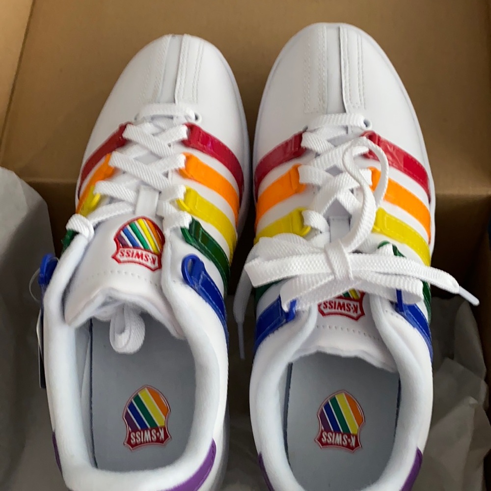 Brand new in box Women’s KSWISS size 8